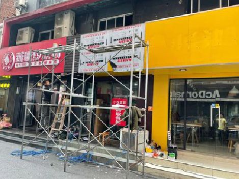 昆明制作广告招牌如何避免它发黄？